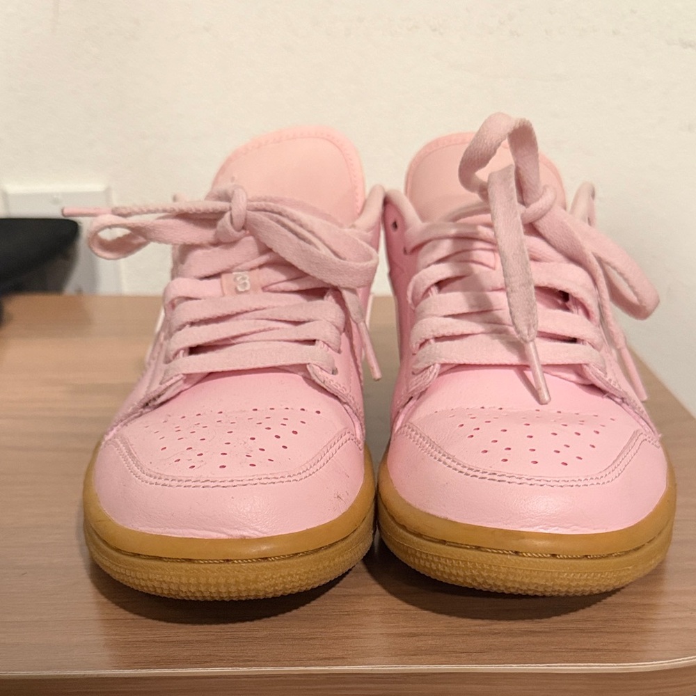 Artic pink Air Jordan 1 low. Women’s 6.5